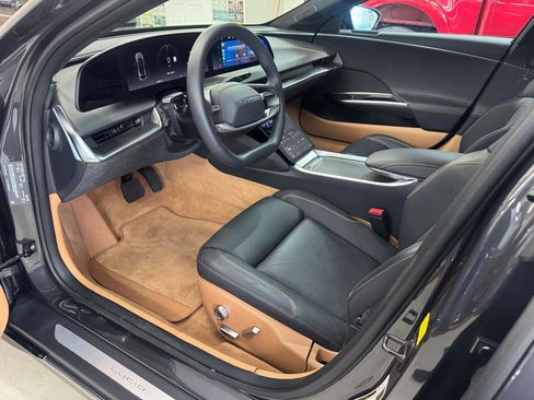 Used 2024 Lucid Air Touring image 6
