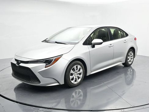 Used 2022 Toyota Corolla LE FWD image 4