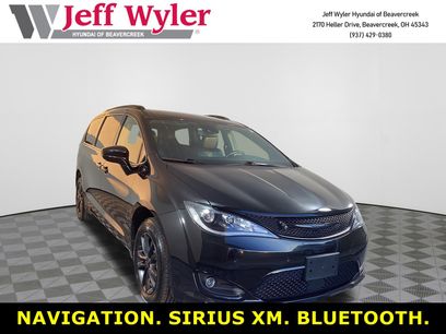Used 2020 Chrysler Pacifica Touring-L w/ Advanced Safetytec Group