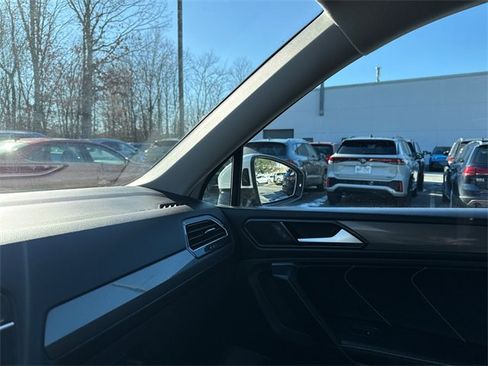 Certified 2023 Volkswagen Tiguan SE image 20