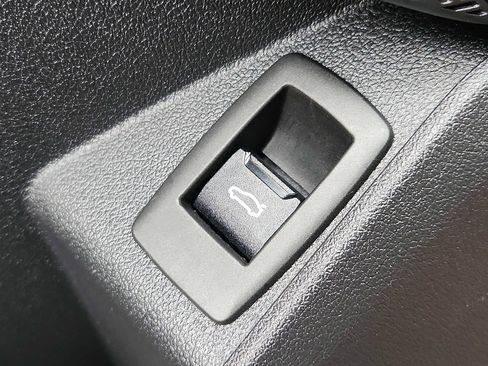 Used 2025 BMW X1 xDrive28i image 25