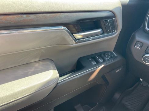 Used 2024 GMC Sierra 1500 SLT w/ SLT Premium Plus Package AWD/4WD image 21