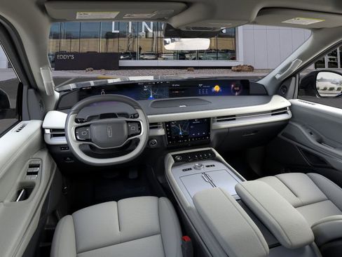 New 2025 Lincoln Navigator Reserve image 9