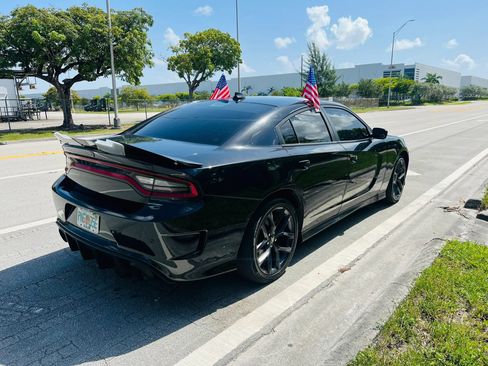 Used 2022 Dodge Charger R/T w/ Blacktop Package RWD image 5