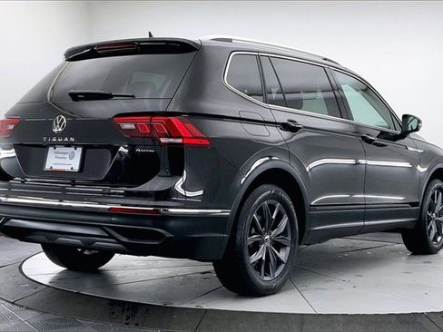 Used 2023 Volkswagen Tiguan SE image 13