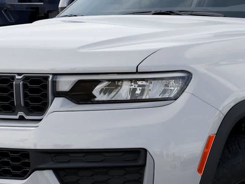New 2026 Jeep Grand Cherokee L 4WD image 10