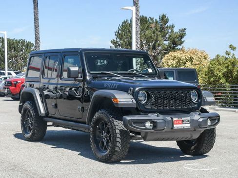 Used 2025 Jeep Wrangler Unlimited Sport AWD/4WD image 3