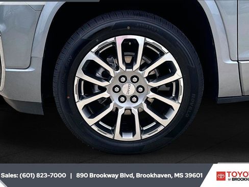 Used 2023 GMC Acadia Denali w/ Denali Technology Package FWD image 7