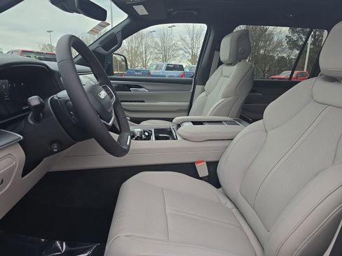 New 2026 Jeep Grand Wagoneer 2WD image 17