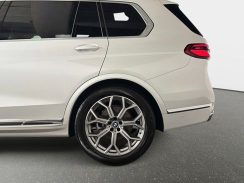 Used 2026 BMW X7 xDrive40i AWD/4WD image 13