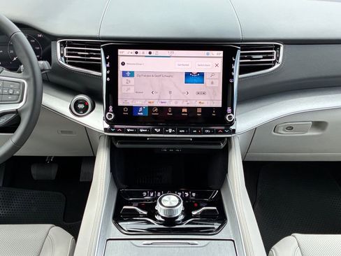 New 2026 Jeep Grand Wagoneer L Limited AWD/4WD image 3