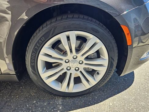 Used 2015 Chrysler 200 Limited w/ Comfort Group FWD image 8
