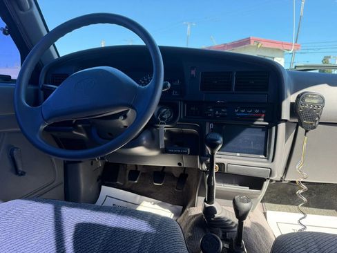 Used 1995 Toyota Pickup DX AWD/4WD image 14