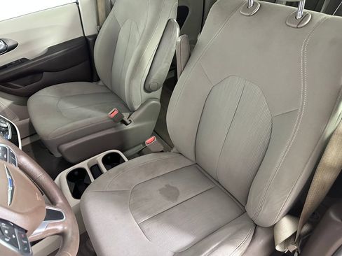 Used 2017 Chrysler Pacifica LX FWD image 20