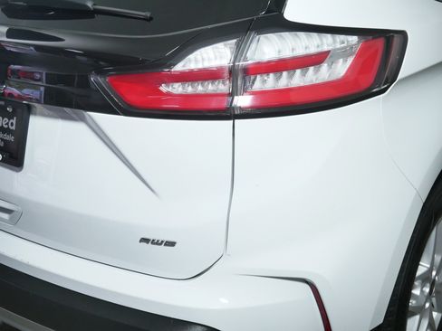 Used 2024 Ford Edge SEL image 17