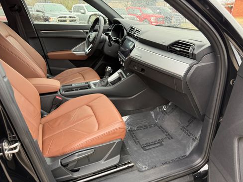 Used 2020 Audi Q3 2.0T Premium w/ Convenience Package image 27