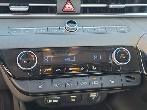 Certified 2023 Hyundai Elantra SEL w/ Convenience Package image 23