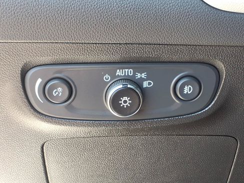 Used 2023 Buick Encore GX Select FWD image 23