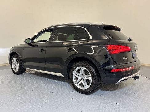 Used 2019 Audi Q5 2.0T Premium w/ Convenience Package image 3