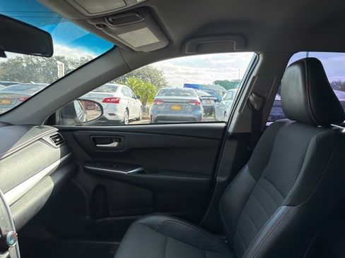 Used 2017 Toyota Camry SE image 24