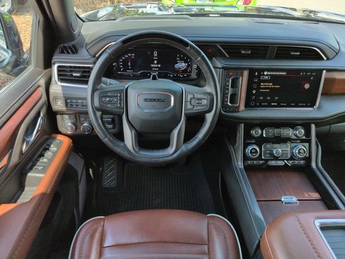 Used 2023 GMC Yukon Denali Ultimate AWD/4WD image 16
