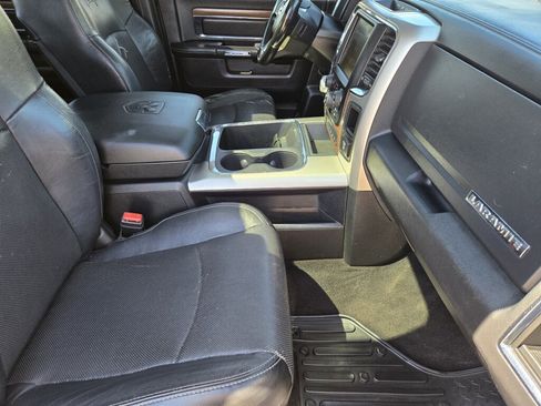 Used 2016 RAM 1500 Laramie w/ Convenience Group AWD/4WD image 13