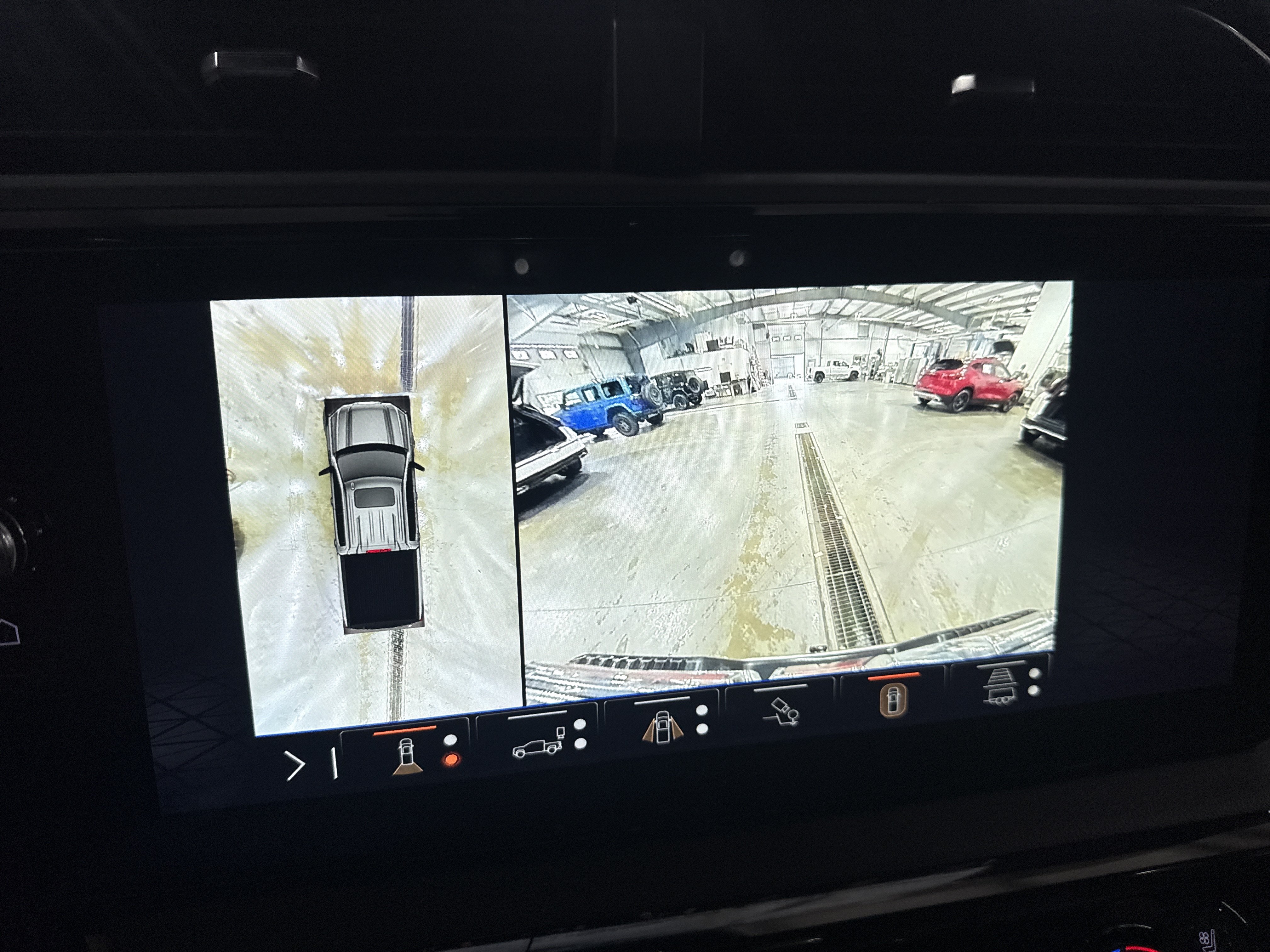 Used 2024 GMC Sierra 1500 AT4 w/ AT4 Preferred Package AWD/4WD image 13