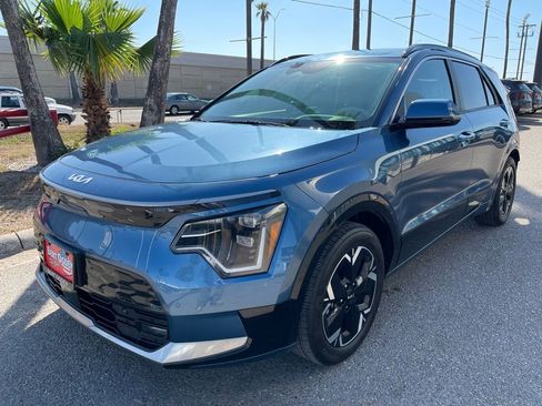 Used 2023 Kia Niro Wave image 3