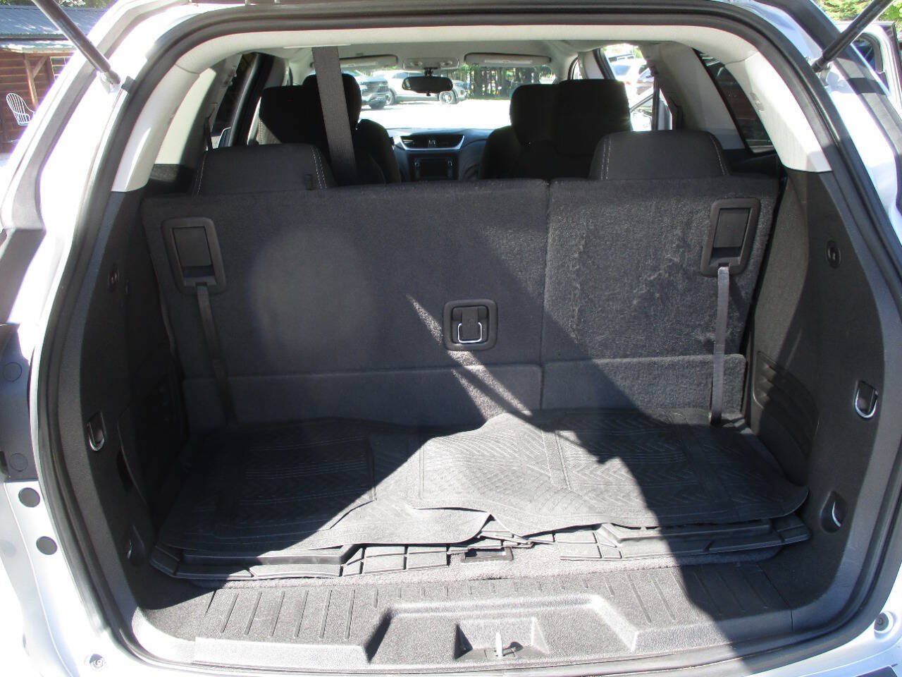 Used 2017 Chevrolet Traverse LT w/ Style and Technology Package FWD image 15