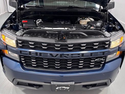 Used 2020 Chevrolet Silverado 1500 Custom w/ Custom Value Package AWD/4WD image 29