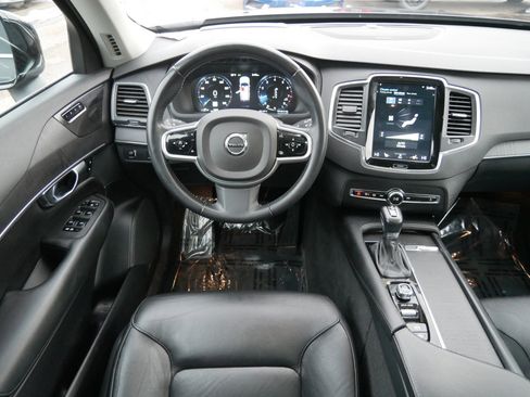 Used 2020 Volvo XC90 T5 Momentum image 9