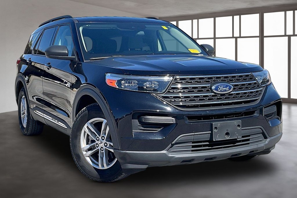 Used 2023 Ford Explorer XLT RWD image 3