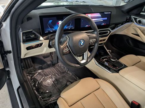 Certified 2023 BMW i4 eDrive35 w/ Premium Package image 10