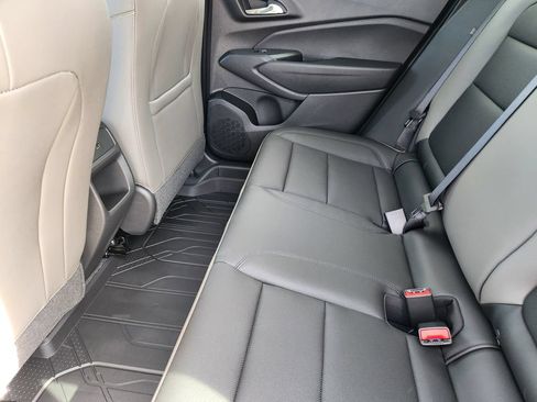 New 2026 Chevrolet Trax ACTIV w/ Sunroof Package FWD image 20