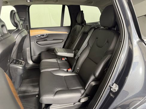 Used 2021 Volvo XC90 T6 Momentum w/ Climate Package AWD/4WD image 13