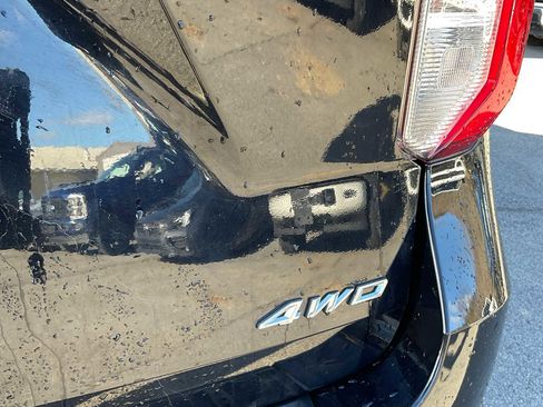 Used 2021 Ford Explorer XLT w/ Equipment Group 202A image 18