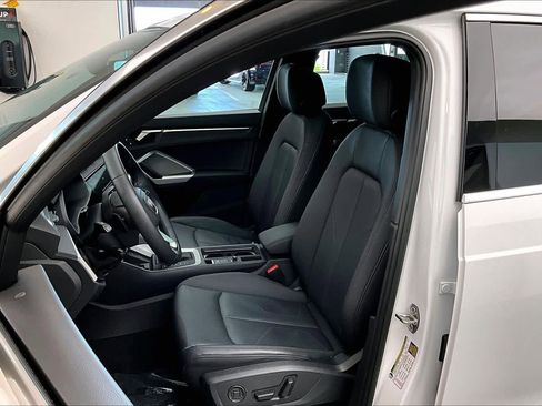 Certified 2025 Audi Q3 2.0T Premium w/ Convenience Package AWD/4WD image 8