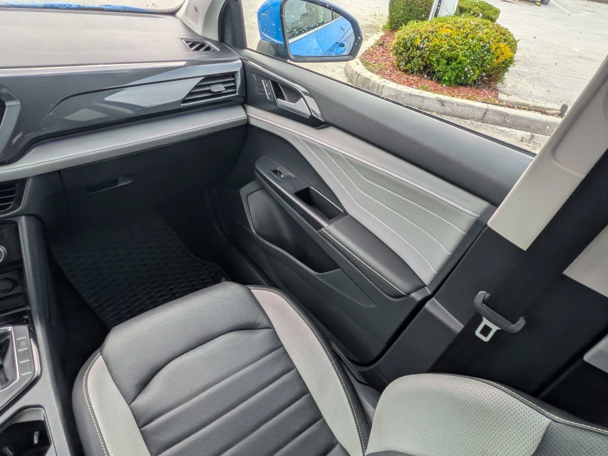 Certified 2024 Volkswagen Taos SEL AWD/4WD image 16