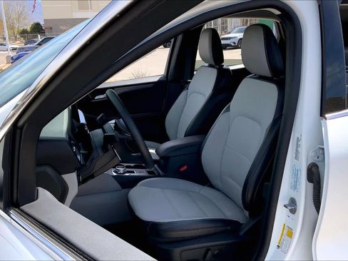 Used 2025 Ford Escape SE w/ Class II Trailer Tow Package image 7