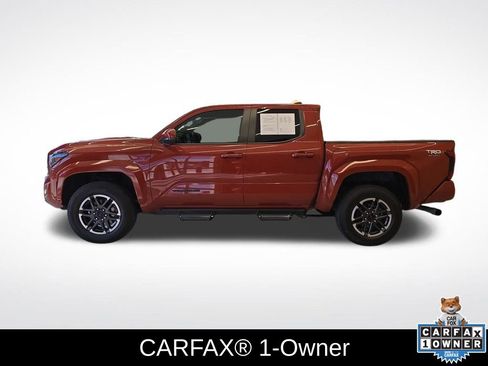 Used 2025 Toyota Tacoma TRD Sport image 2