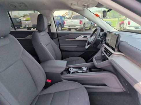 New 2026 Ford Explorer Active image 9