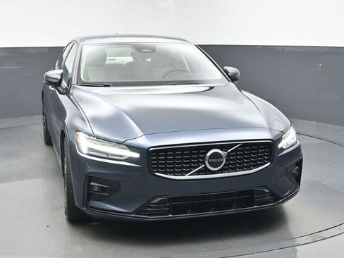 Used 2024 Volvo S60 B5 Core w/ Climate Package image 2