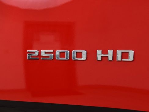 Used 2024 Chevrolet Silverado 2500 Custom w/ Custom Value Package image 18