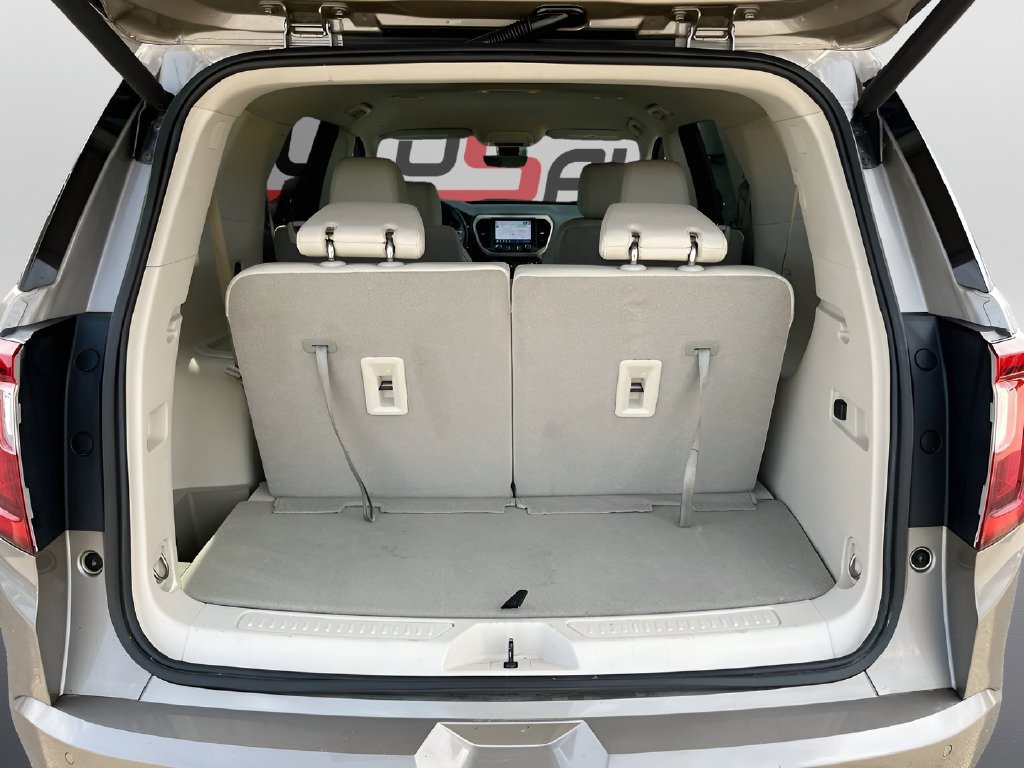 Used 2023 GMC Acadia Denali w/ Denali Technology Package FWD image 27