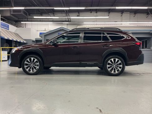 Used 2023 Subaru Outback Limited image 5