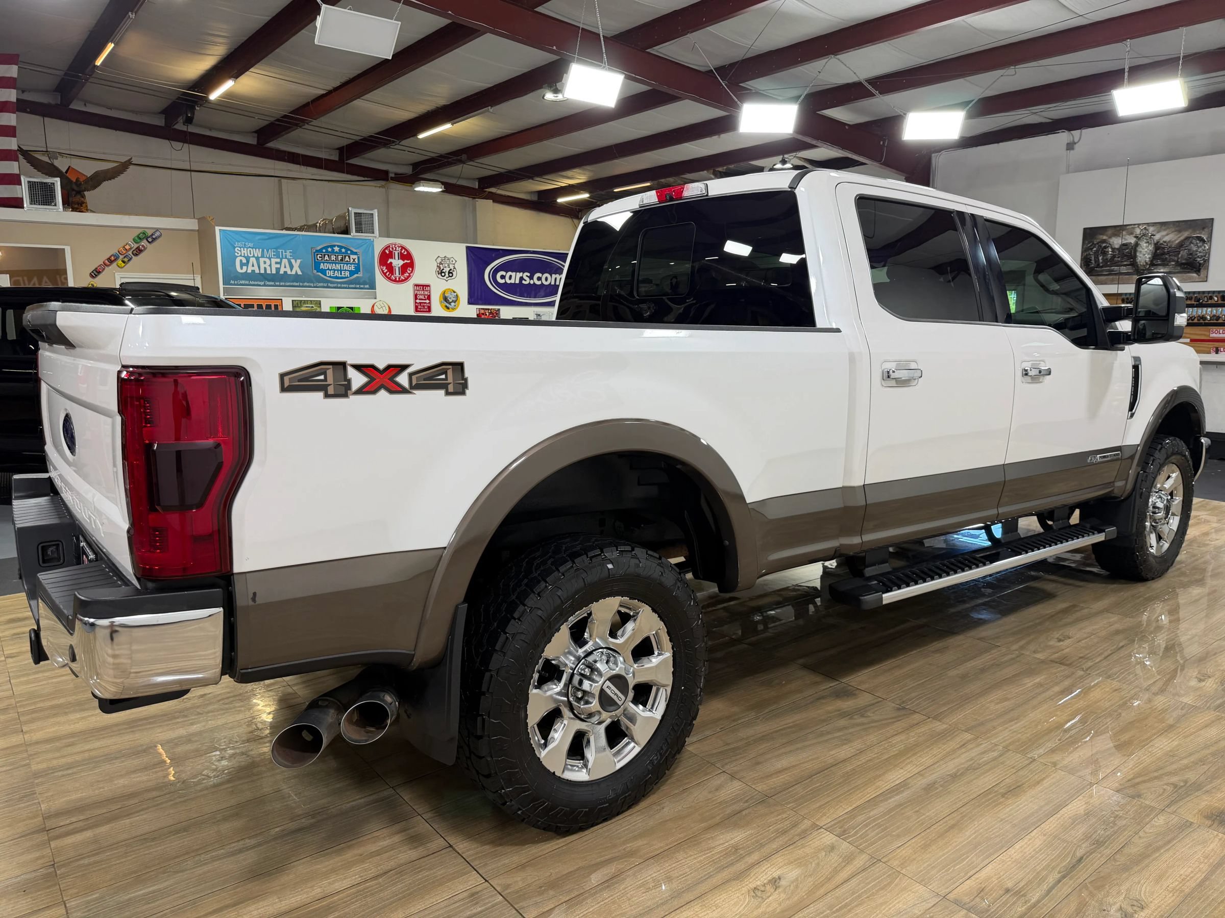 Used 2017 Ford F350 Lariat w/ Lariat Ultimate Package AWD/4WD image 6