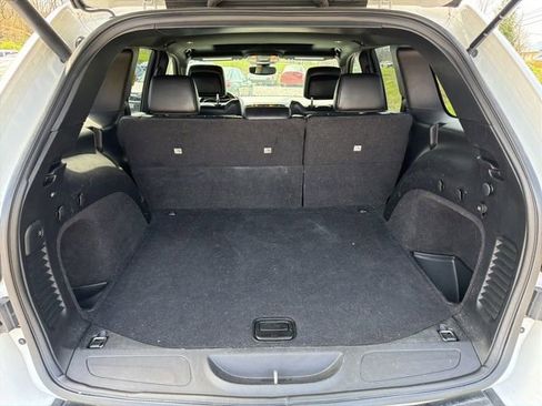 Used 2019 Jeep Grand Cherokee Altitude image 12