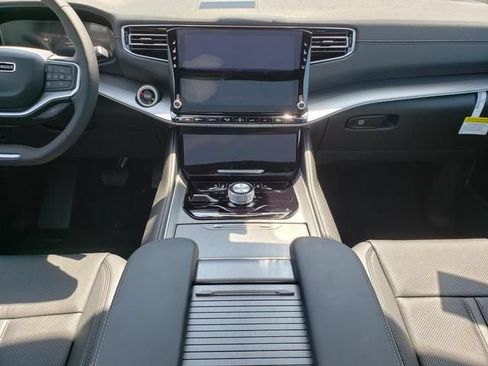New 2026 Jeep Grand Wagoneer Limited w/ Premium Group II AWD/4WD image 9