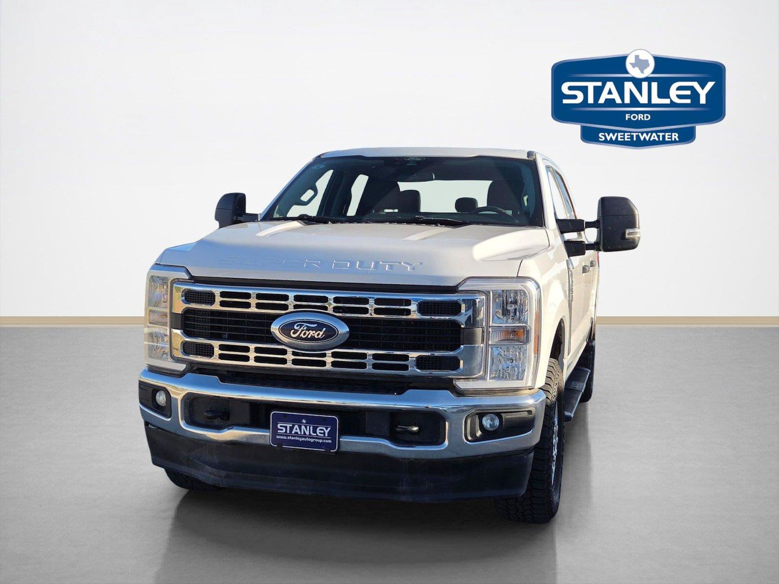 Used 2025 Ford F250 XLT w/ FX4 Off-Road Package AWD/4WD image 2