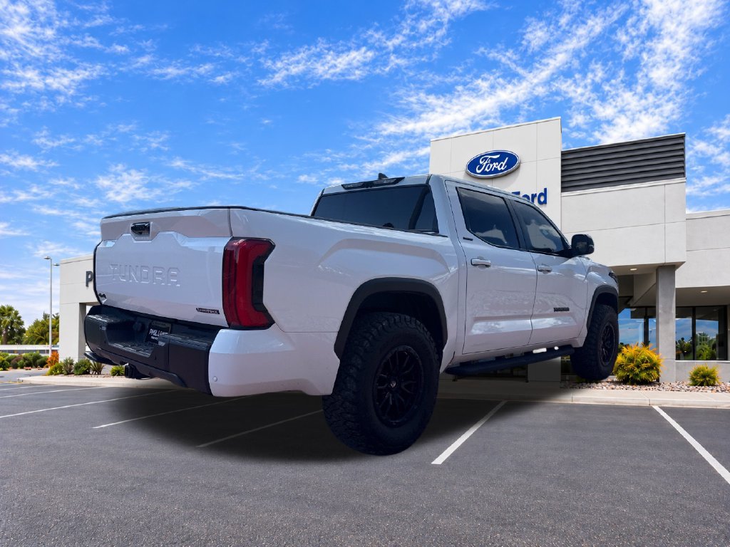 Used 2025 Toyota Tundra Limited AWD/4WD image 7